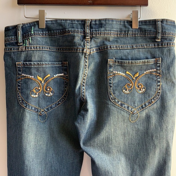 Apple Bottom Jeans Size 12 Bedazzled - Picture 6 of 11